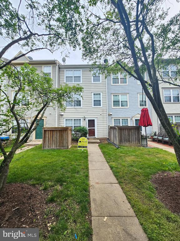 property at 13906 Highstream Pl