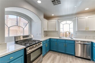 11016 Dornoch Castle St in Las Vegas, NV - Building Photo - Building Photo