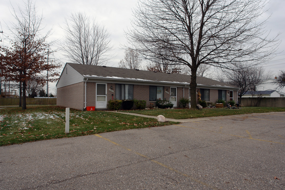 17740-17780 Wilhelmine Ave in Fraser, MI - Foto de edificio