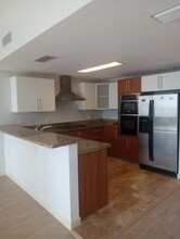 170 SE 14th St, Unit 3007 in Miami, FL - Building Photo - Building Photo