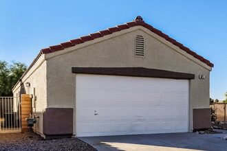 621 Moontide Ct in Henderson, NV - Building Photo - Building Photo