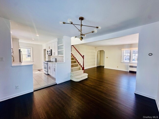 11 W Glen Ave in Port Chester, NY - Building Photo - Building Photo