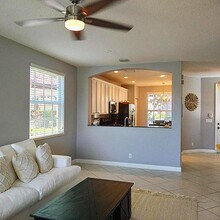 647 Castle Dr in Palm Beach Gardens, FL - Building Photo - Building Photo