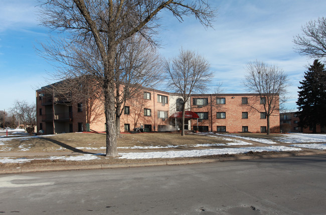 Wingate Apartments, LLC in New Hope, MN - Building Photo - Building Photo