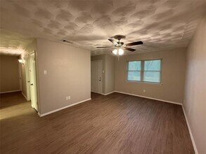 4705 Windsor Dr in Garland, TX - Building Photo - Building Photo