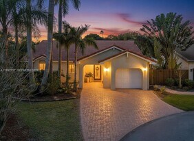 2083 Augusta in Weston, FL - Building Photo