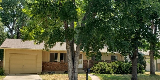 1400 Brentwood Dr