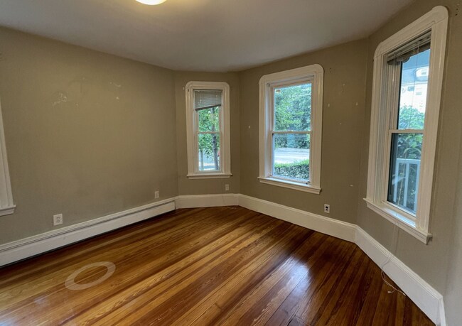 6 Warner St, Unit 1 in Somerville, MA - Building Photo - Building Photo