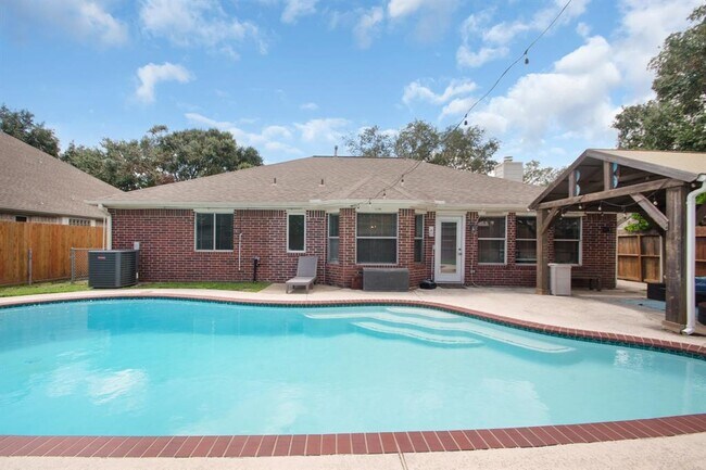 106 Island Breeze Cir in League City, TX - Foto de edificio - Building Photo