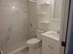 8986 W Flagler St in Miami, FL - Building Photo - Building Photo