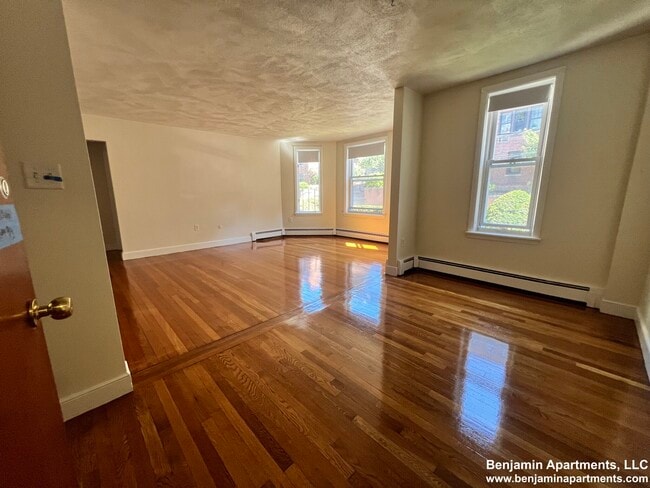 316 Tappan St, Unit 1B in Brookline, MA - Building Photo - Building Photo