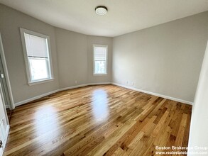 6 Cawfield St, Unit 2 in Boston, MA - Building Photo - Building Photo