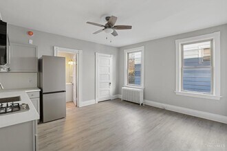 1212 Bates Ave in Cincinnati, OH - Building Photo - Building Photo