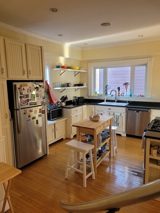 8 Claremon St, Unit 2 in Somerville, MA - Building Photo