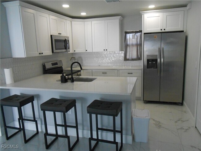 636 Eisenhower Blvd in Lehigh Acres, FL - Building Photo - Building Photo