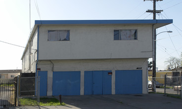 1900 Seminary Ave in Oakland, CA - Building Photo - Building Photo