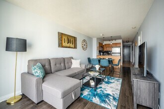 18 Yonge St, Unit SI ID1345753P in Toronto, ON - Building Photo - Building Photo