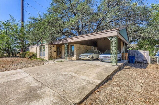 5702 Fairlane Dr in Austin, TX - Building Photo - Building Photo