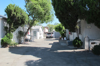 11963 Valerio St in North Hollywood, CA - Building Photo - Building Photo