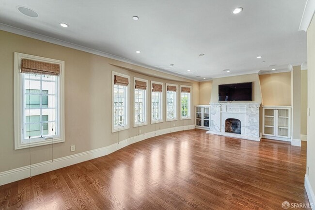 33 Mallorca Way in San Francisco, CA - Building Photo - Building Photo