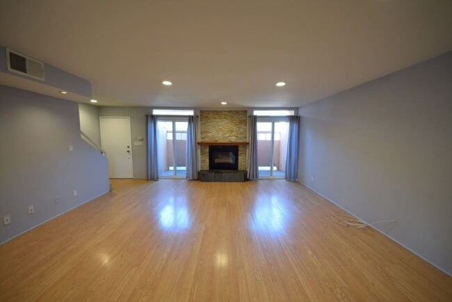 3918 Huron Ave in Culver City, CA - Building Photo - Building Photo