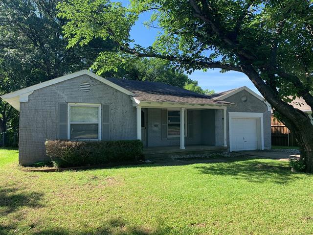 6902 E Mockingbird Ln in Dallas, TX - Building Photo