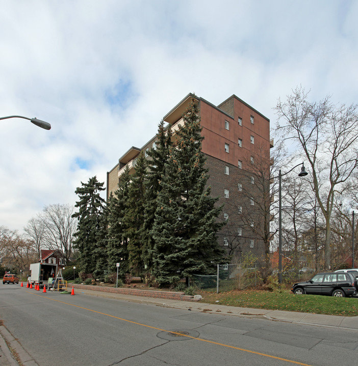 Blythewood in Richmond Hill, ON - Building Photo