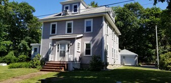 31 Prince St, Unit 2 in Plymouth, MA - Building Photo