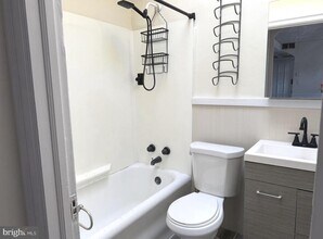 301 W State St in Media, PA - Foto de edificio - Building Photo