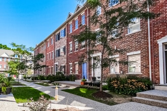 14 Oxfordshire Ln in Kitchener, ON - Building Photo - Building Photo