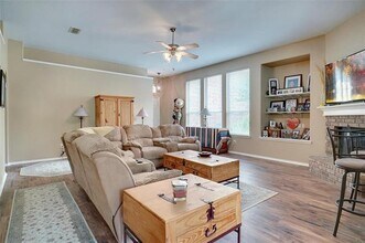 800 Chrissy Creek Ln in Euless, TX - Building Photo - Building Photo