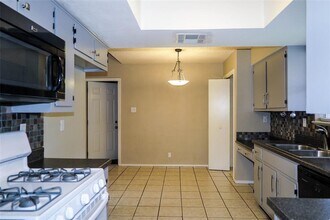 308 Golden Oaks Dr in Georgetown, TX - Building Photo - Building Photo