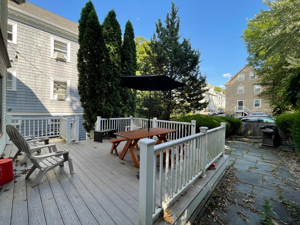 1 Woodstock Ave in Boston, MA - Building Photo