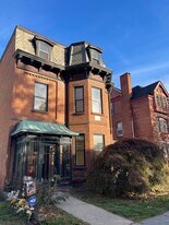 166 Montgomery St in Newburgh, NY - Building Photo