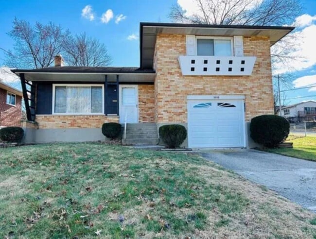 property at 5555 N Gln Rd