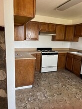 16228 Wato Rd in Apple Valley, CA - Building Photo - Building Photo