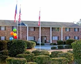 Azalea Park Apartments in Augusta, GA - Foto de edificio - Building Photo