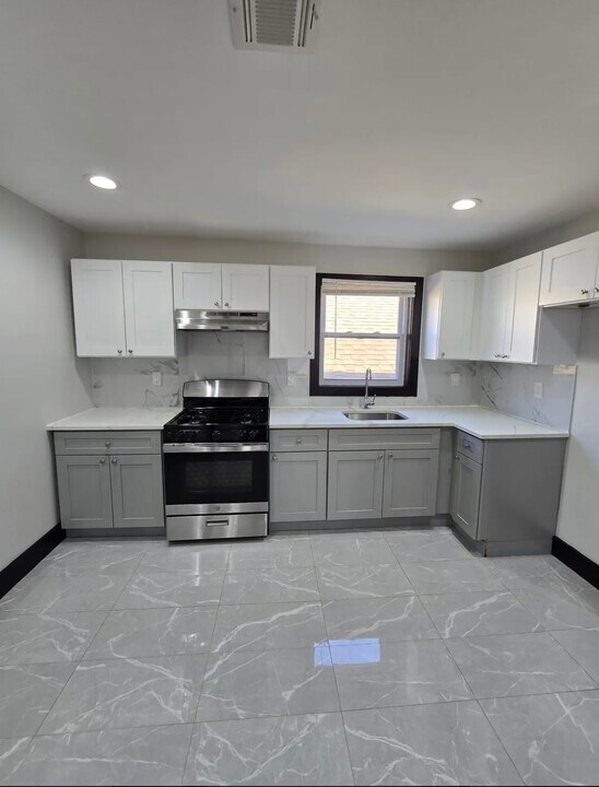 45 N 6th St, Unit 2 in Newark, NJ - Building Photo