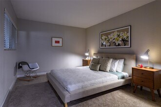 8787 Hammerly Blvd in Houston, TX - Building Photo - Building Photo