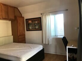 60 Chartan Ave, Unit casita in Las Vegas, NV - Building Photo