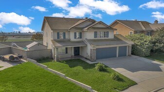 952 E Cottonwood St in Ontario, CA - Building Photo