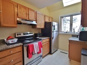 141 Courtyard Ln in Mansfield, CT - Building Photo - Building Photo