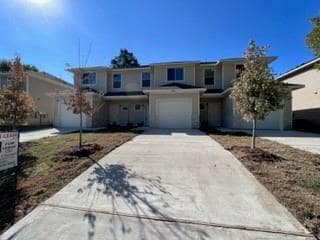 property at 807 S 6th St
