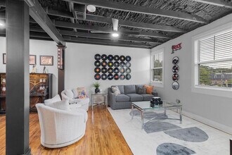 156 Camellia St in Biloxi, MS - Foto de edificio - Building Photo