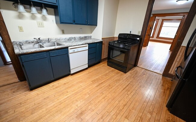 property at 405-407 W Main St