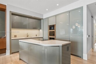 18975 Collins Ave, Unit 4502 in Sunny Isles Beach, FL - Building Photo - Building Photo