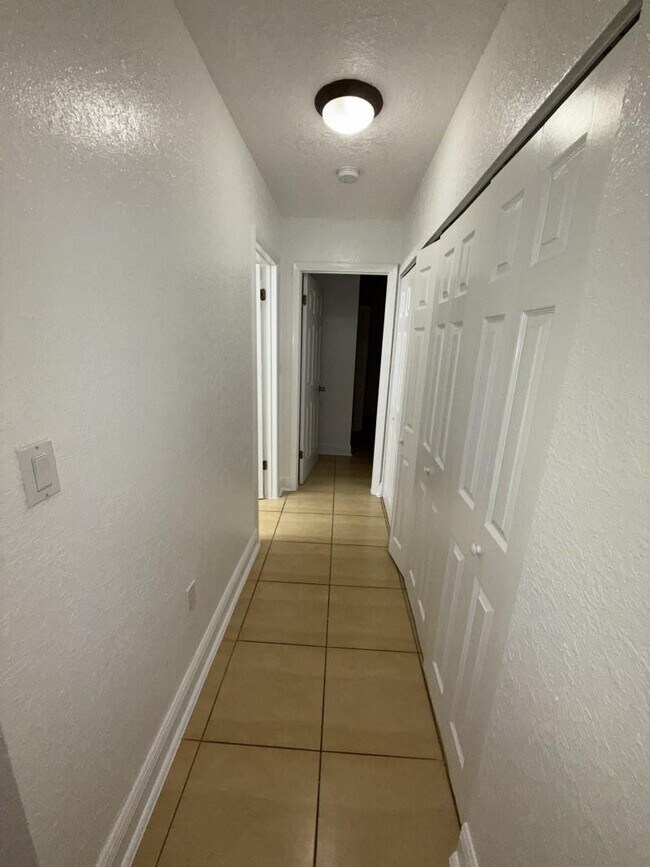 8740 NW 40th St in Coral Springs, FL - Building Photo - Building Photo