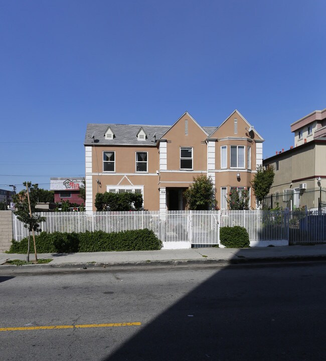 759 S Ardmore Ave in Los Angeles, CA - Foto de edificio - Building Photo