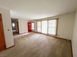 1971 Bryn Mawr Dr in Stow, OH - Building Photo - Building Photo