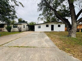 1334 State St in San Angelo, TX - Building Photo